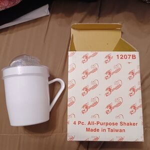 Princess House All-Purpose Shaker with Handle New